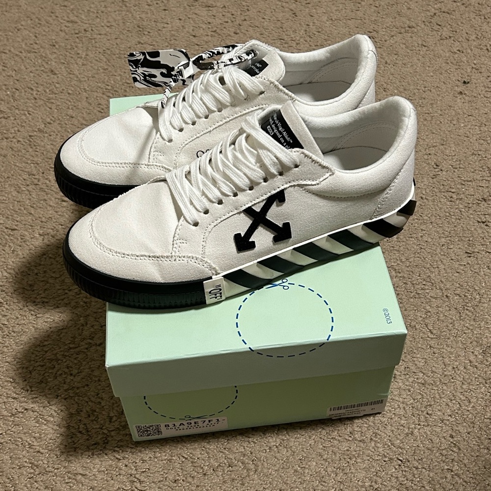 Men’s Off-White Vulcanized Low Sneaker